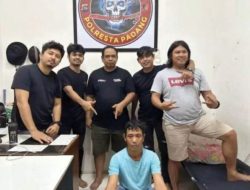 Preman Viral di Pasar Raya Padang Ditangkap Polisi Saat Tidur di Rumahnya