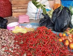 Suasana Pasar Batang Kapas Pessel Dihantui Lonjakan Harga Cabai Merah Solok ke Rp 90 Ribu