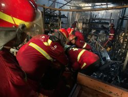 Suasana Mencekam di Belakang Lintas Padang, Satu Nyawa Melayang dalam Kobaran Api