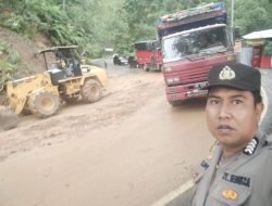 Setelah Terputus Lebih Satu Jam, Jalan Padang-Painan Kembali Dibuka