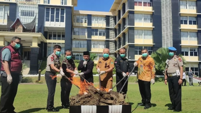 Polda Sumbar Musnahkan 270 Kg Narkotika Hasil 35 Kasus, Sabu dan Ganja Terbesar