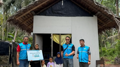 PLN UID Sumbar Nyalakan Listrik Gratis untuk 102 Rumah Lewat Program Light Up The Dream